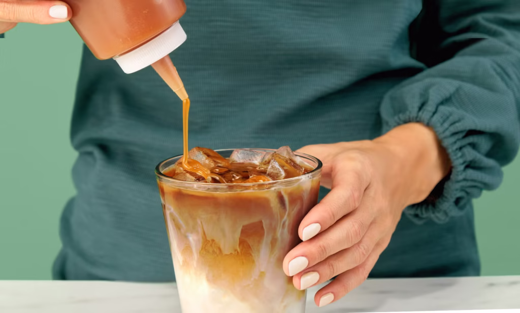 how to make an iced caramel macchiato
