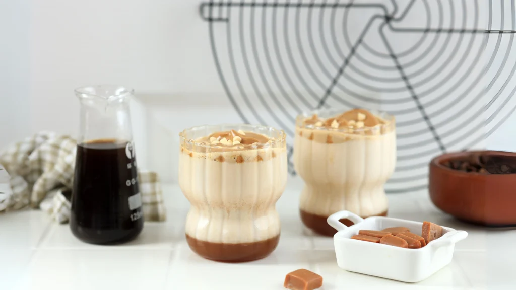 how to make an iced caramel macchiato